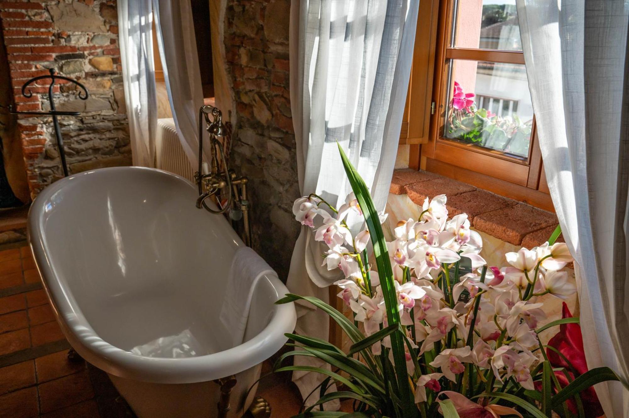 Luxury Corte Di Re Artu Лукка Экстерьер фото
